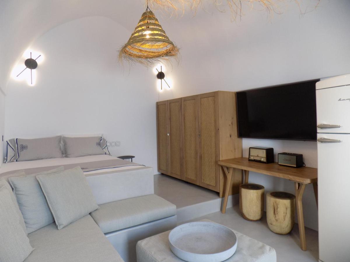 Imarkellis Santorini Holiday home Pyrgos Kallistis