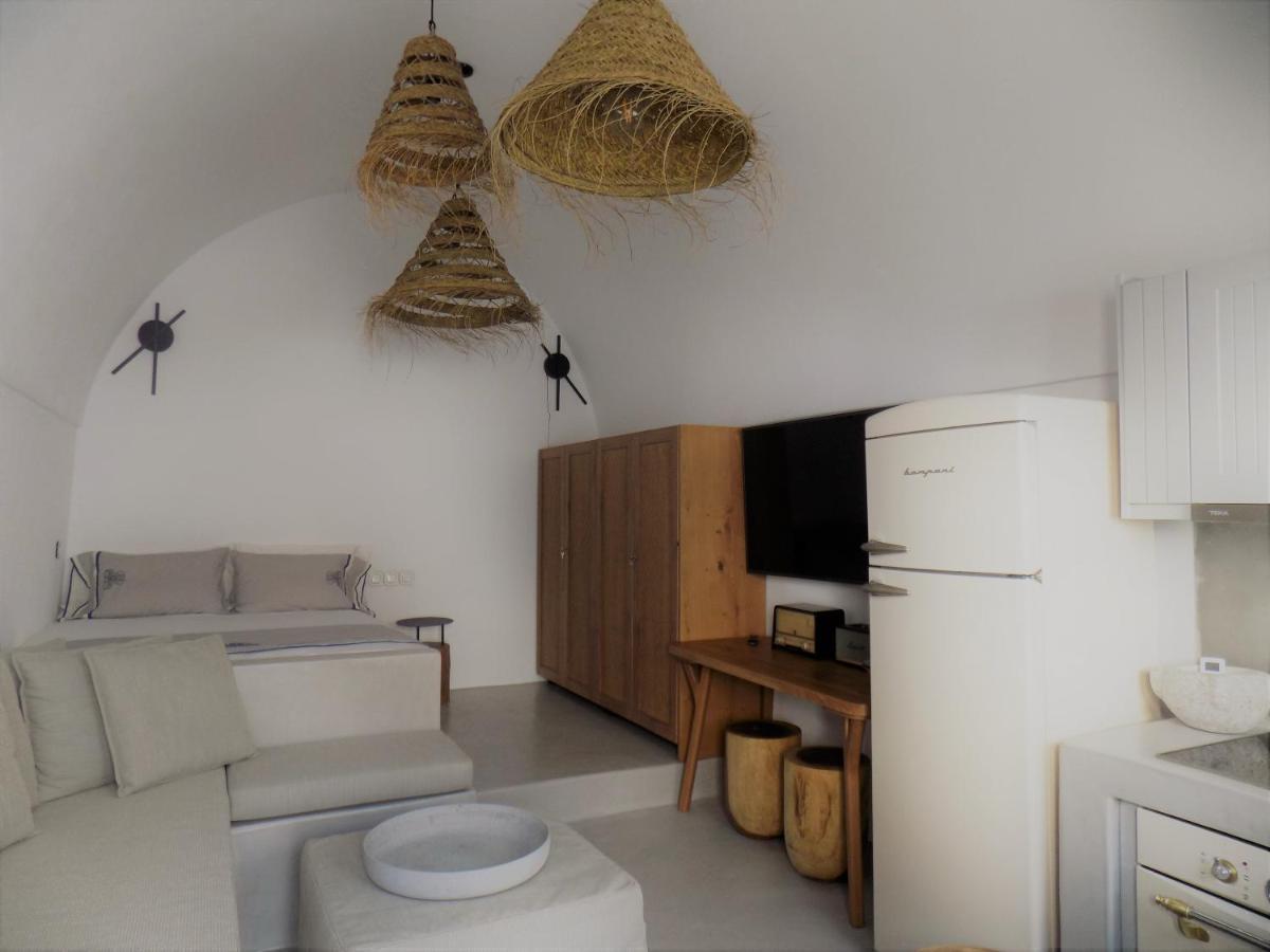 Imarkellis Santorini Holiday home Pyrgos Kallistis