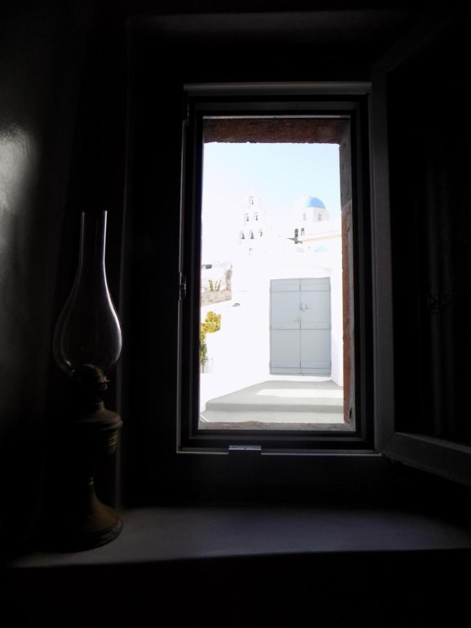 Imarkellis Santorini