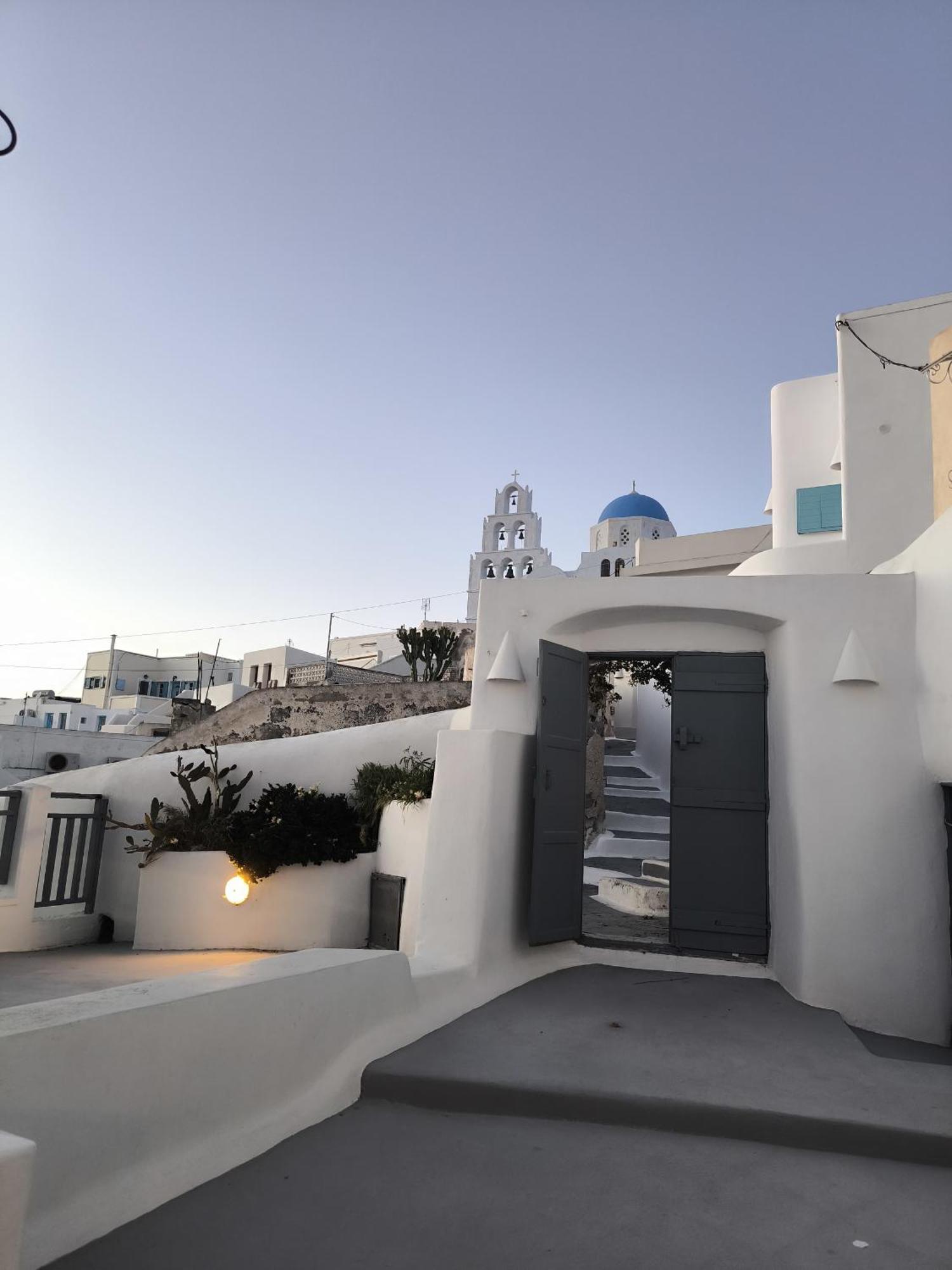 Imarkellis Santorini * Pyrgos Kallistis